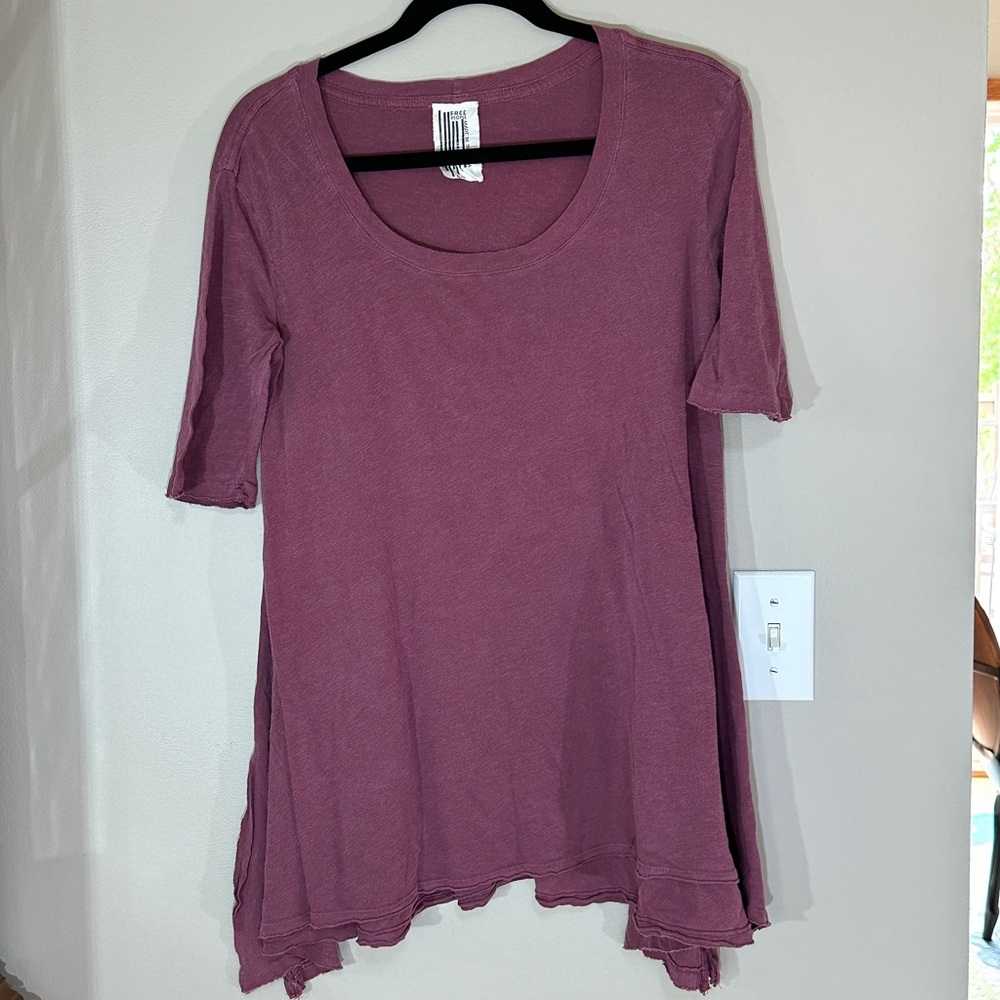 Free People - Scoop Neck Short Sleeve Tee with Side Slits